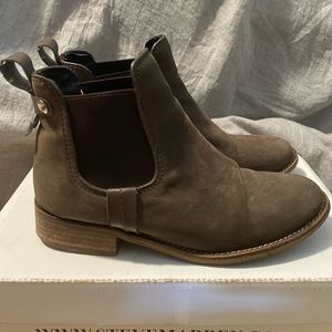 Steve Madden brown ankle boots size 5.5